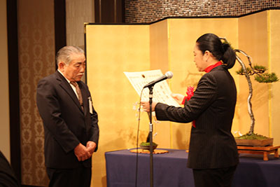  元三重県連の田中会長(左)が厚生労働大臣表彰を受賞 